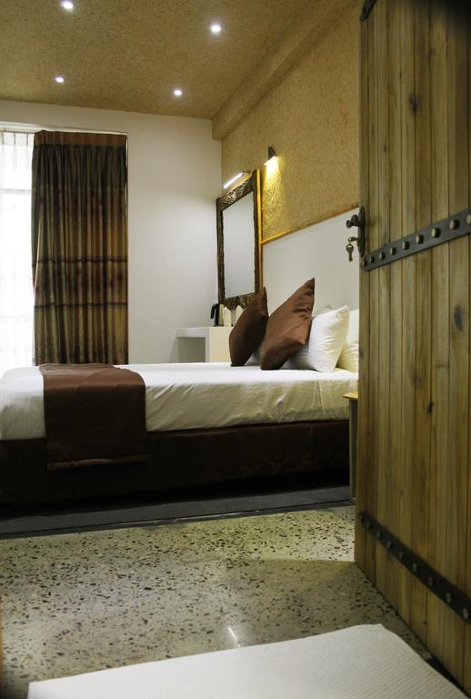 The Tenth Hotel Ella Room photo